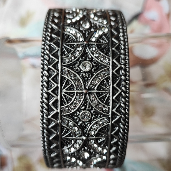 Art Deco Reproduction Clamper Pewter Color Rhinestone Bracelet MINT Condition - Picture 2 of 10